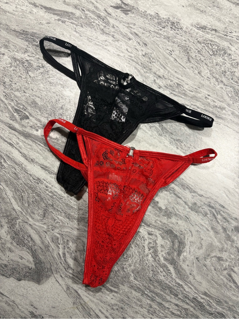 Lounge “Charmed Thongs”